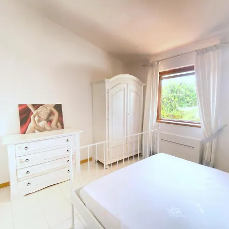 Apartment Coda Cavallo Mare *